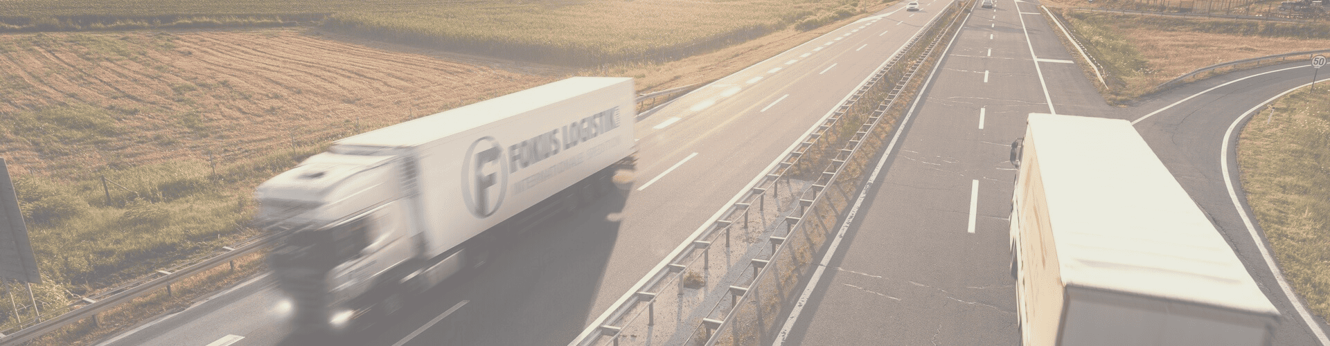 LKW auf einer europäischen Straße